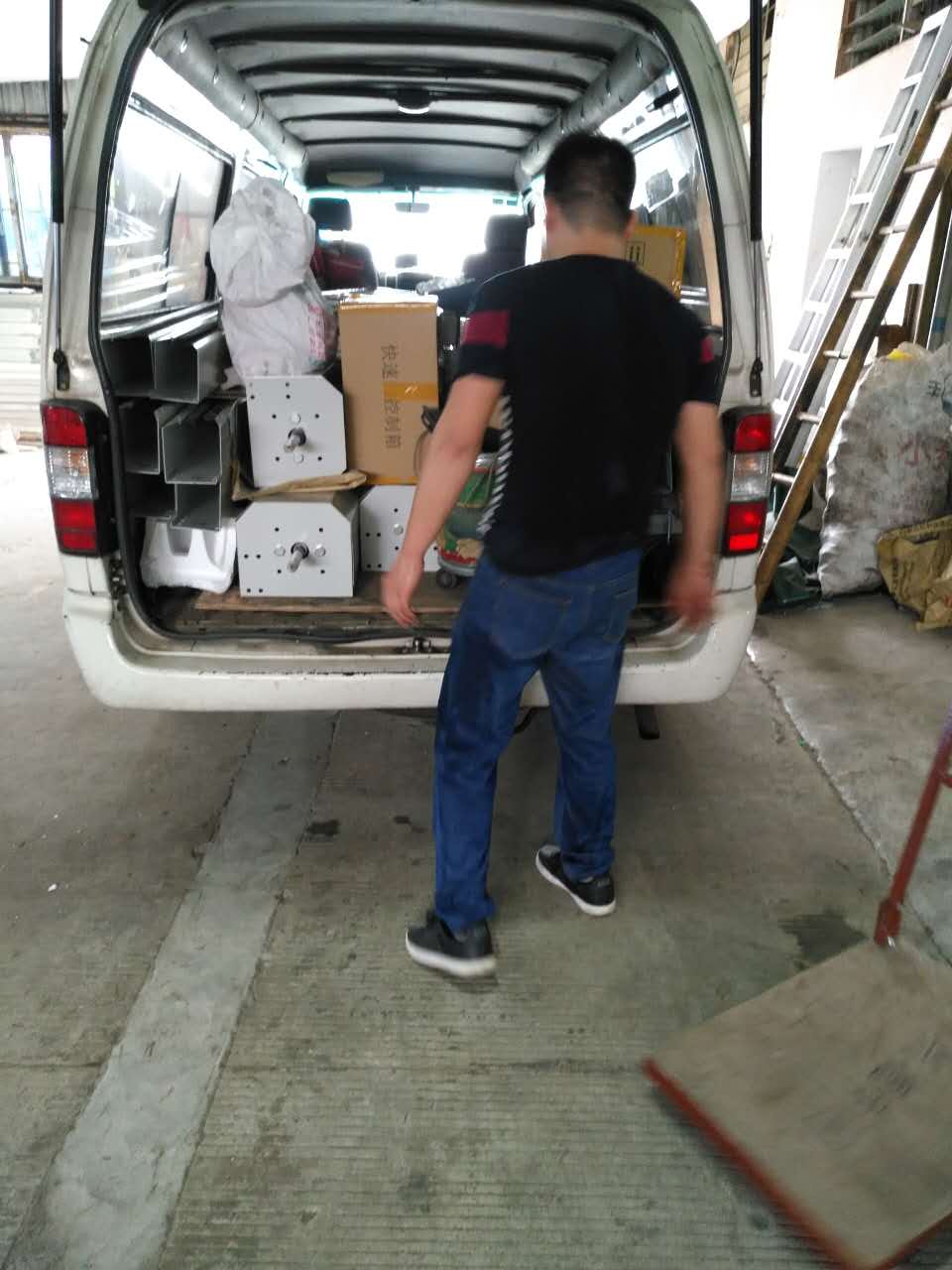 興德快速卷簾門(mén)上門(mén)安裝永勝醫(yī)療制品公司