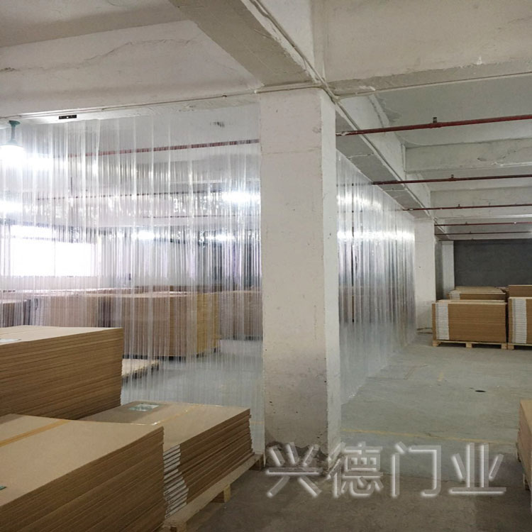 商鋪透明門(mén)簾怎樣去除PVC塑料的味道？